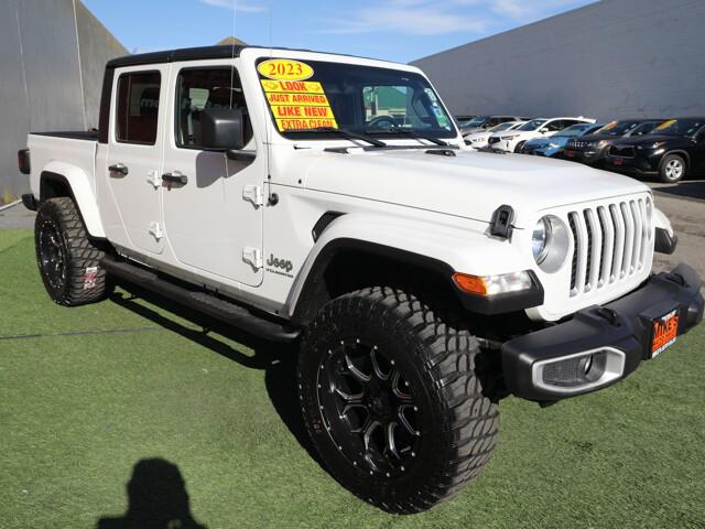 2023 Jeep Gladiator Overland