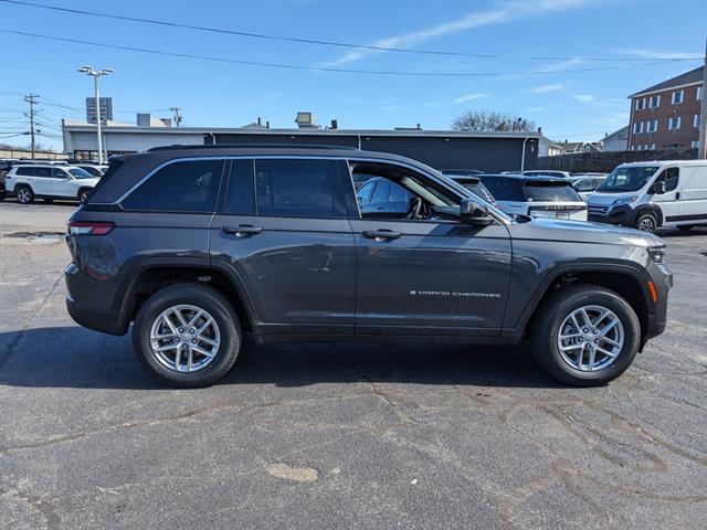 2025 Jeep Grand Cherokee GRAND CHEROKEE LAREDO X 4X4