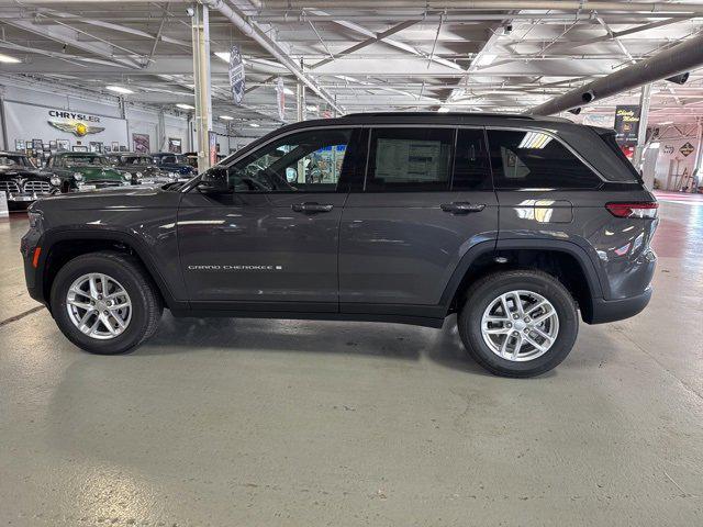 2025 Jeep Grand Cherokee GRAND CHEROKEE LAREDO X 4X4