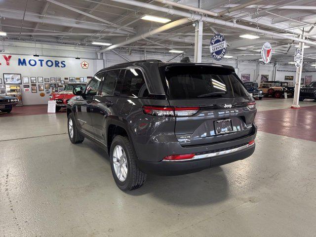 2025 Jeep Grand Cherokee GRAND CHEROKEE LAREDO X 4X4