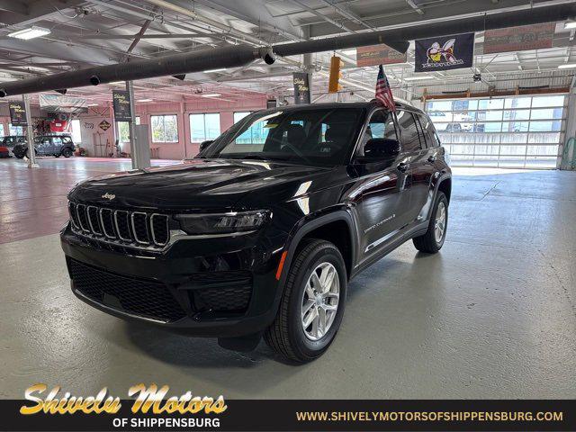 2025 Jeep Grand Cherokee GRAND CHEROKEE LAREDO X 4X4