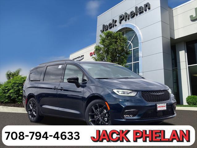 2025 Chrysler Pacifica PACIFICA LIMITED