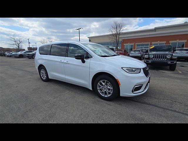 2025 Chrysler Pacifica PACIFICA SELECT