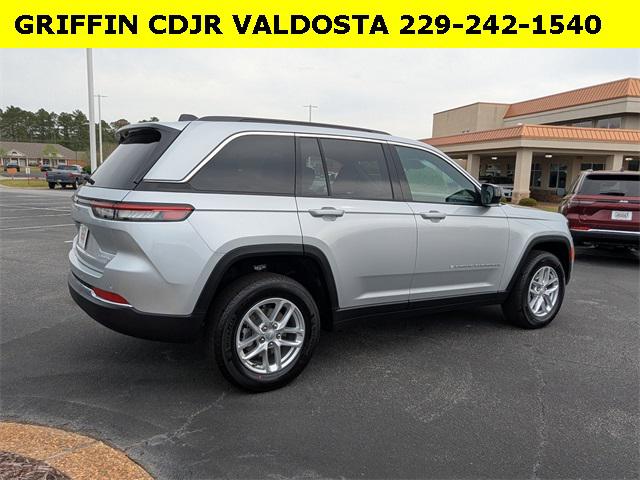 2025 Jeep Grand Cherokee GRAND CHEROKEE LAREDO X 4X2