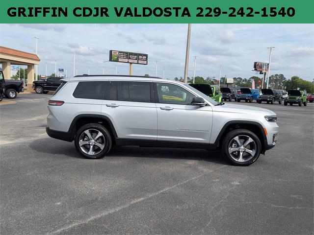 2025 Jeep Grand Cherokee GRAND CHEROKEE L LIMITED 4X4