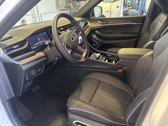 2025 Jeep Grand Cherokee GRAND CHEROKEE L SUMMIT 4X4