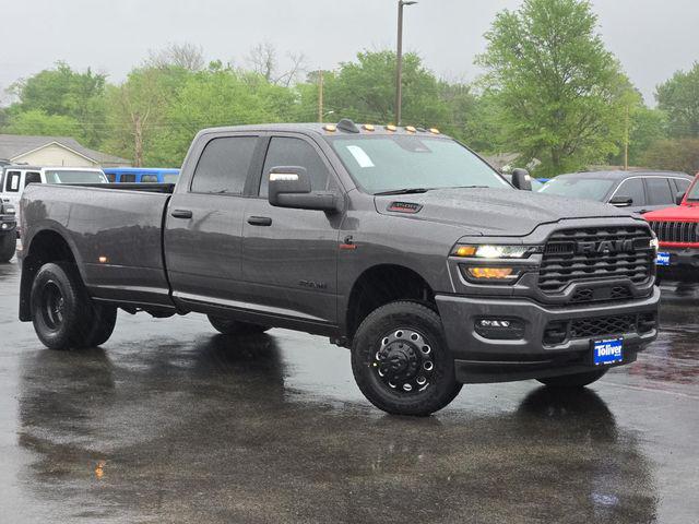 2025 RAM Ram 3500 RAM 3500 LONE STAR CREW CAB 4X4 8 BOX