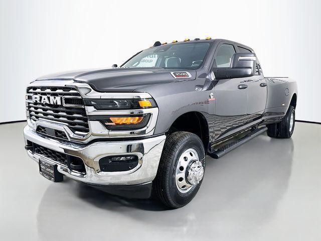 2025 RAM Ram 3500 RAM 3500 TRADESMAN CREW CAB 4X4 8 BOX