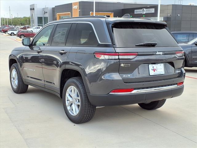 2025 Jeep Grand Cherokee GRAND CHEROKEE LAREDO X 4X4