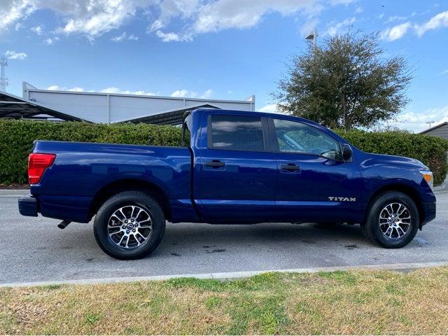 2023 Nissan TITAN Crew Cab SV 4x2