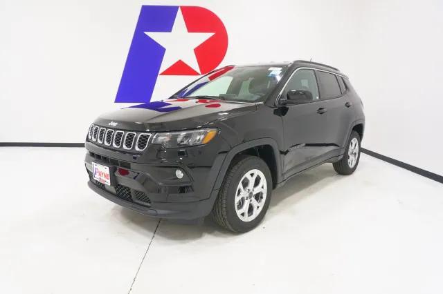 2025 Jeep Compass COMPASS LATITUDE 4X4