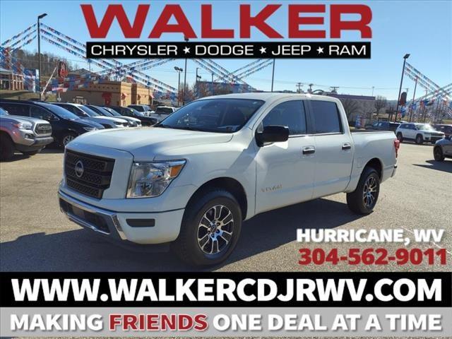 2023 Nissan TITAN Crew Cab SV 4x4