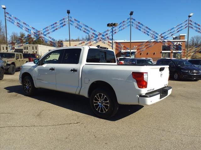 2023 Nissan TITAN Crew Cab SV 4x4