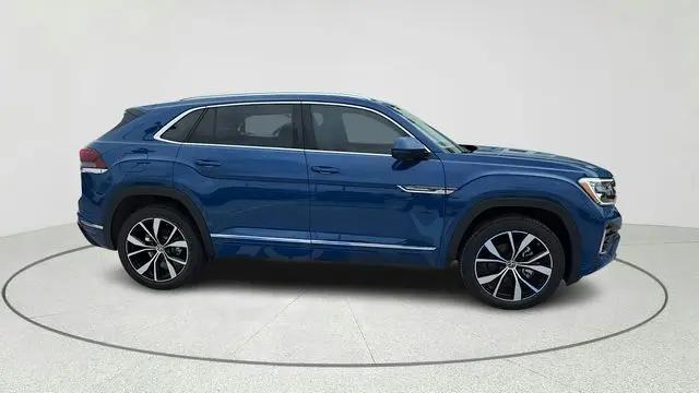 2025 Volkswagen Atlas Cross Sport 2.0T SEL Premium R-Line