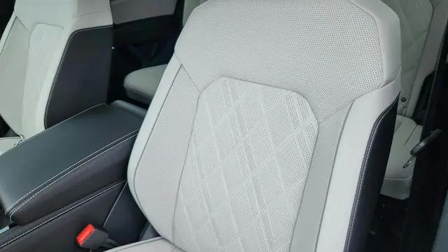 2025 Volkswagen Atlas Cross Sport 2.0T SEL Premium R-Line