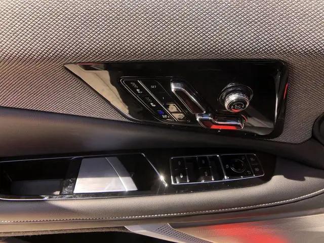 2025 Cadillac iQ Sport