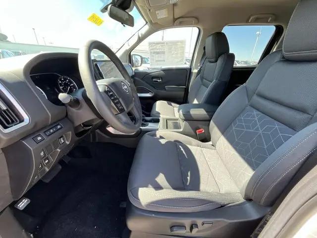 2025 Nissan Frontier Crew Cab SV 4x4