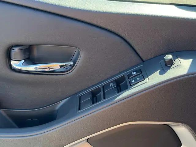 2025 Nissan Frontier Crew Cab SV 4x4