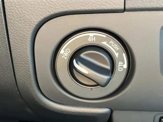 2025 Nissan Frontier Crew Cab SV 4x4