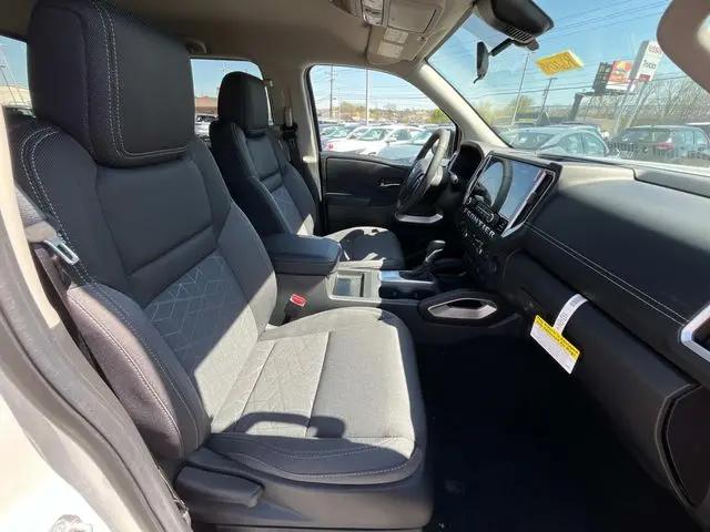 2025 Nissan Frontier Crew Cab SV 4x4