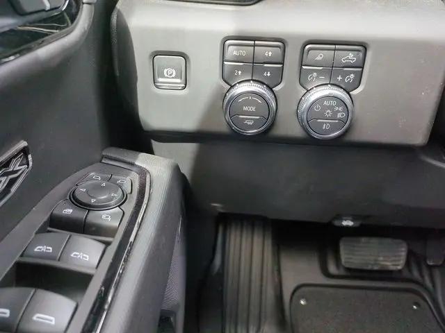 2025 GMC Sierra 1500 4WD Crew Cab Short Box AT4X