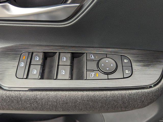 2025 Nissan Kicks SV FWD