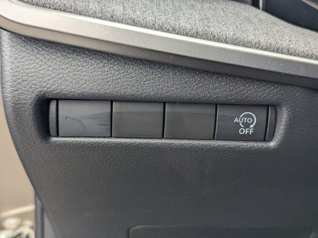 2025 Nissan Kicks SV FWD