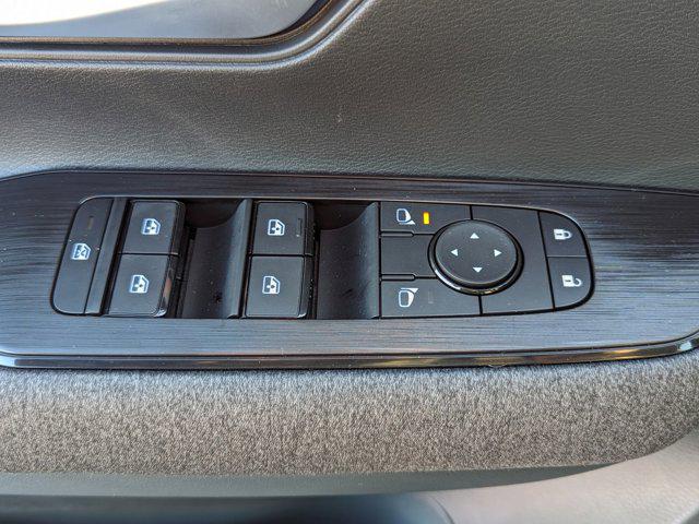 2025 Nissan Kicks SV FWD