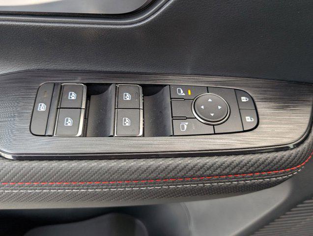 2025 Nissan Kicks SR Intelligent AWD
