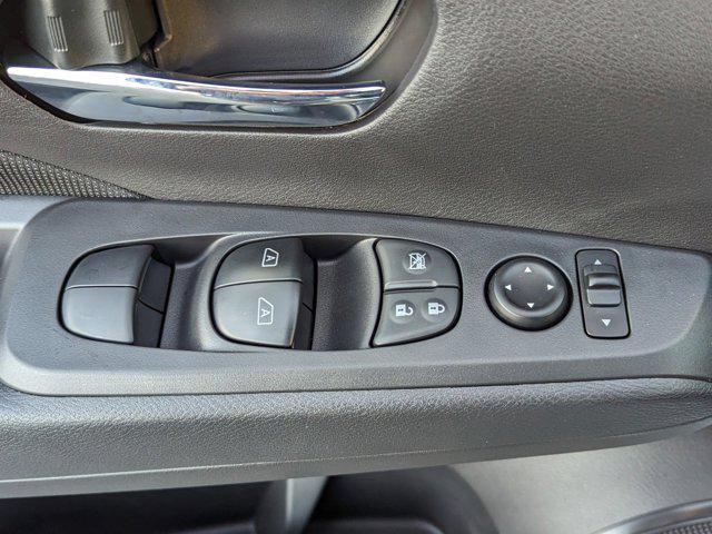 2024 Nissan Kicks SV Xtronic CVT