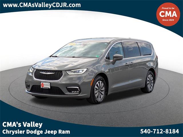 2022 Chrysler Pacifica Hybrid Touring L