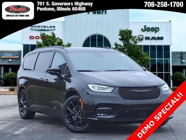 2025 Chrysler Pacifica PACIFICA LIMITED