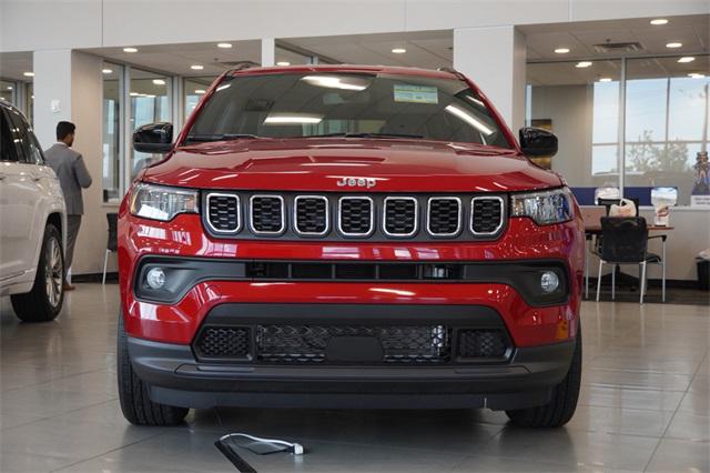 2025 Jeep Compass COMPASS LATITUDE 4X4