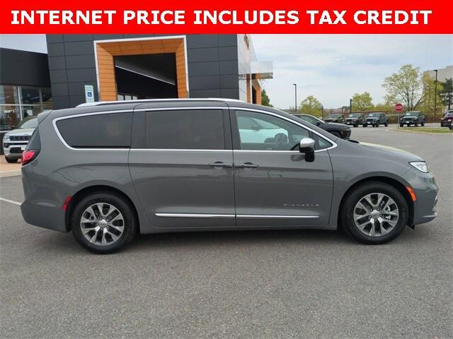 2025 Chrysler Pacifica Hybrid PACIFICA PLUG-IN HYBRID PINNACLE