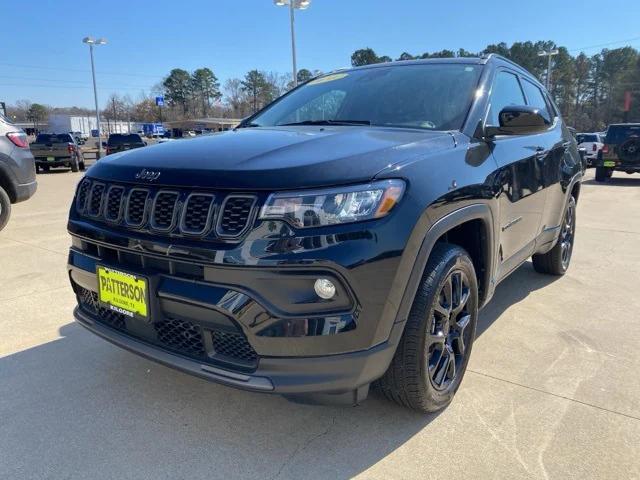 2025 Jeep Compass COMPASS LATITUDE 4X4