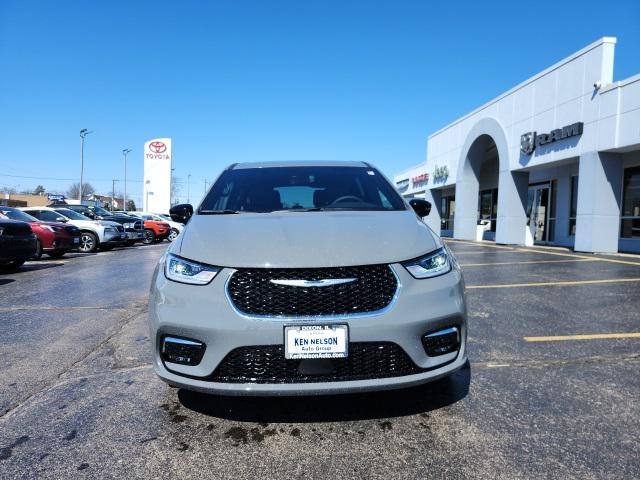 2025 Chrysler Pacifica PACIFICA SELECT