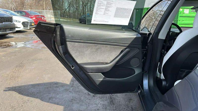 2022 Tesla Model 3 Long Range Dual Motor All-Wheel Drive