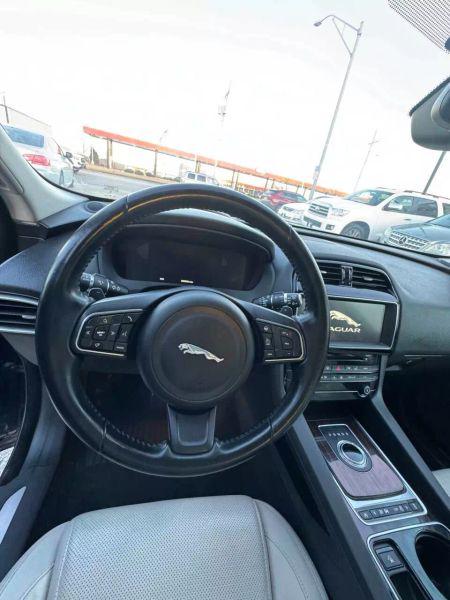 2017 Jaguar F-PACE 35t Prestige