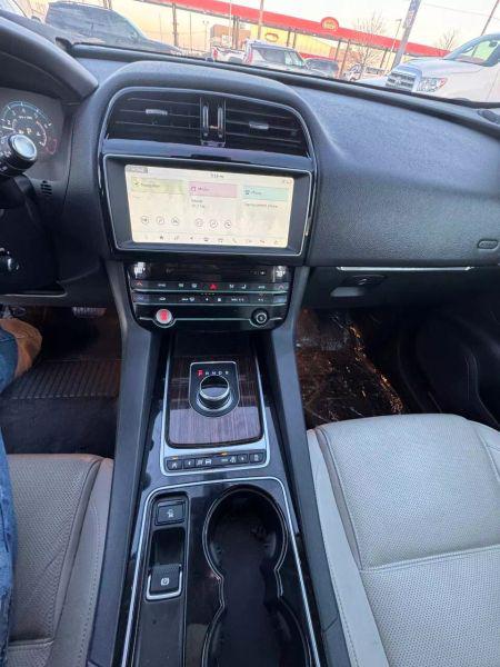 2017 Jaguar F-PACE 35t Prestige