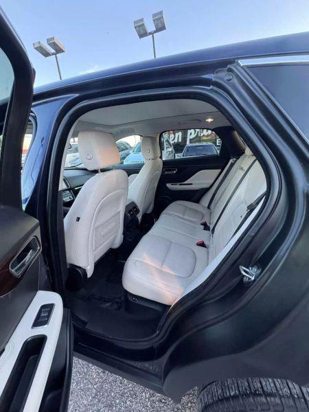 2017 Jaguar F-PACE 35t Prestige