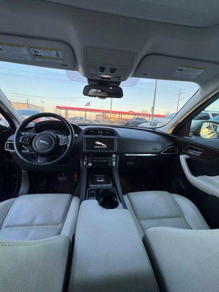 2017 Jaguar F-PACE 35t Prestige