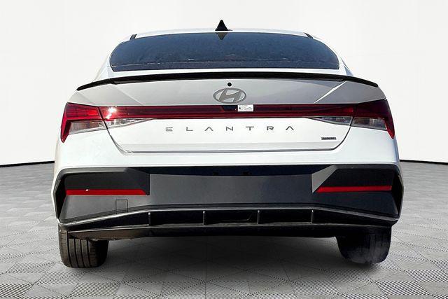 New 2025 Hyundai Elantra Hybrid For Sale in Olive Branch, MS