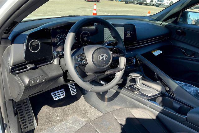 New 2025 Hyundai Elantra Hybrid For Sale in Olive Branch, MS