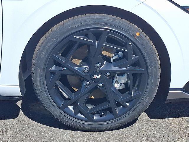 2025 Hyundai Elantra N Line - Photo 8