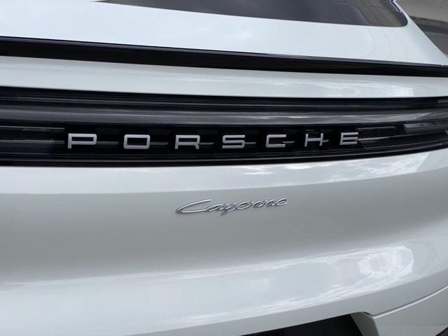 2024 Porsche Cayenne Unknown
