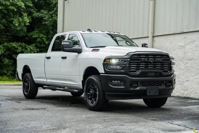 2025 RAM Ram 3500 RAM 3500 TRADESMAN CREW CAB 4X4 8 BOX