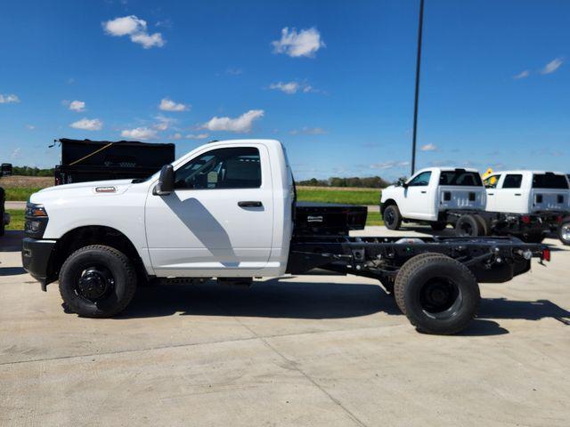 2025 RAM Ram 3500 Chassis Cab RAM 3500 TRADESMAN CHASSIS REGULAR CAB 4X4 60 CA