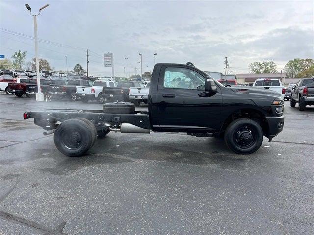 2025 RAM Ram 3500 Chassis Cab RAM 3500 TRADESMAN CHASSIS REGULAR CAB 4X4 60 CA