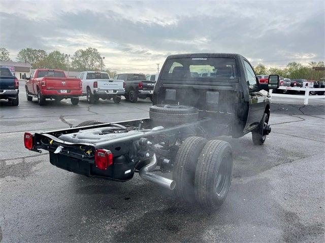 2025 RAM Ram 3500 Chassis Cab RAM 3500 TRADESMAN CHASSIS REGULAR CAB 4X4 60 CA