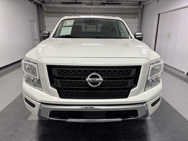 2022 Nissan TITAN Crew Cab SV 4x4
